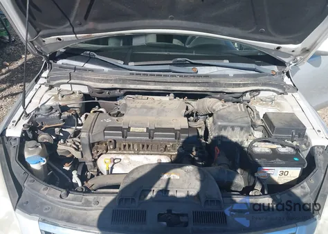 2010 Hyundai Elantra Touring Gls z USA, uszkodzony, nr VIN KMHDC8AE4AU074366